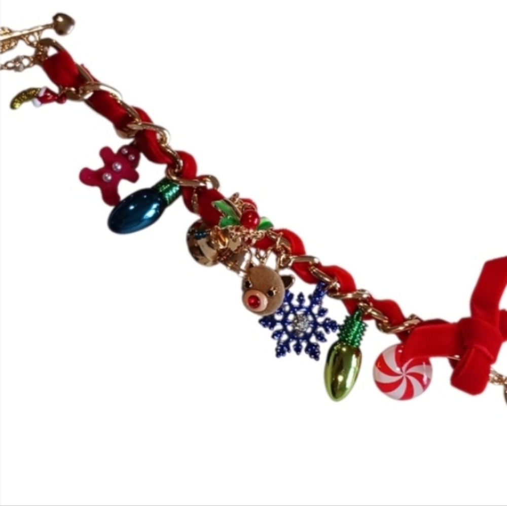 Betsey Johnson Santa Baby Charm Barcelet - Picture 5 of 6